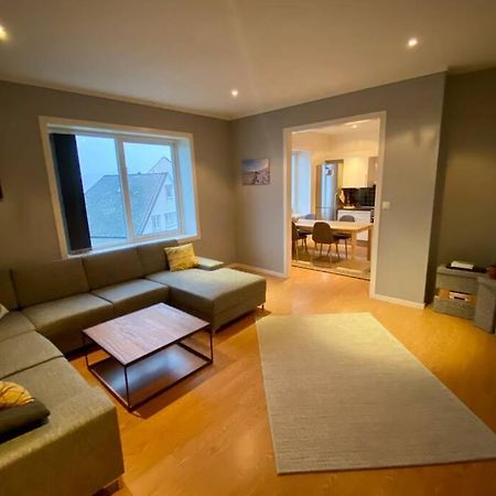 Nice And Central Apartment In Quiet Area 올레순 외부 사진