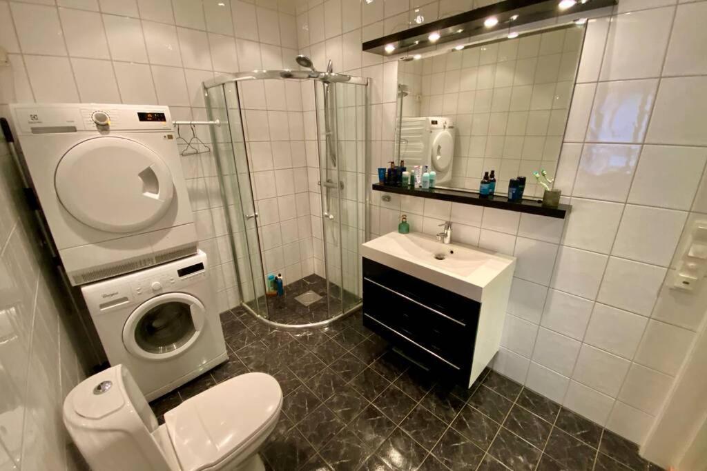 Nice And Central Apartment In Quiet Area 올레순 외부 사진