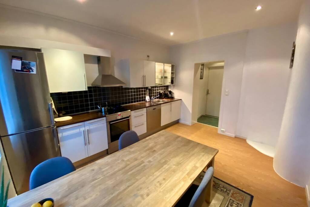 Nice And Central Apartment In Quiet Area 올레순 외부 사진